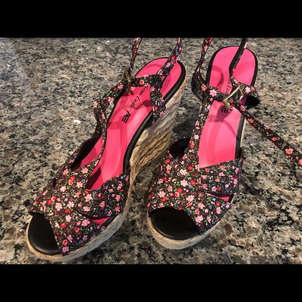 American Eagle Black Floral Wedge Platform Heels